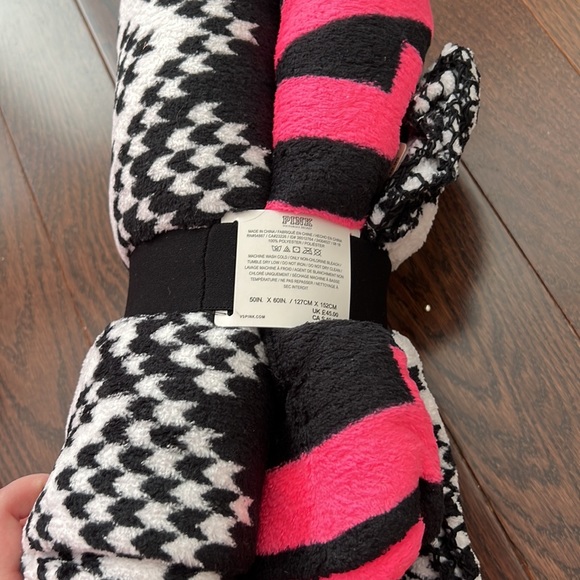 PINK blanket - Picture 3 of 4